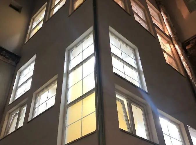 Apartments & Rooms Left River